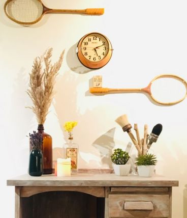 Ancien bureau à tiroirs