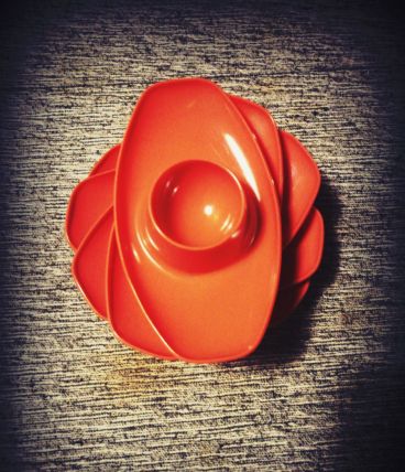 vintage coquetiers plastique orange empilables design RDA