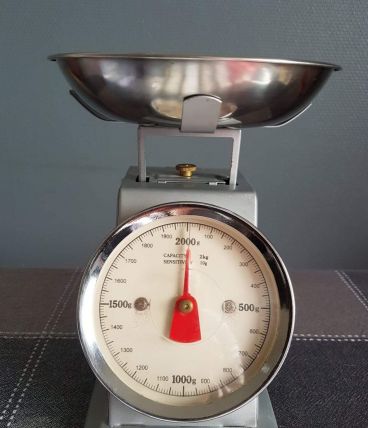  balance mécanique de cuisine vintage en métal gris 