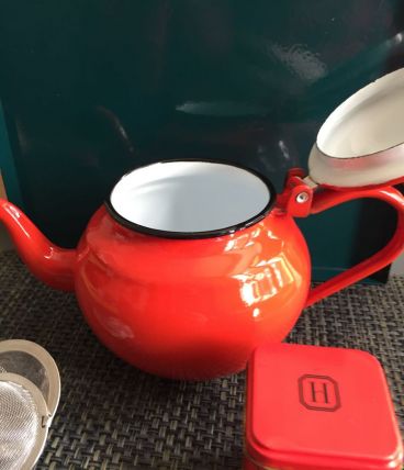 Théière émail rouge 