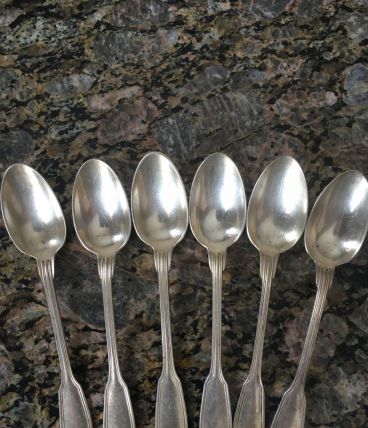 6 petites cuillères métal argenté anciennes