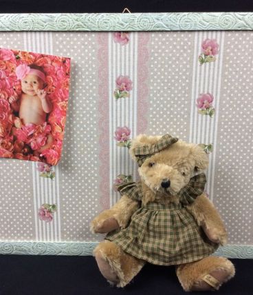 Cadre patiné, déco peluche