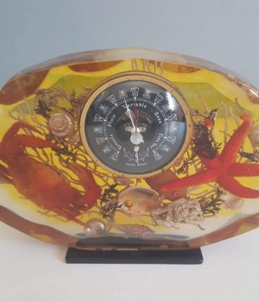 inclusion avec baromètre des années 70