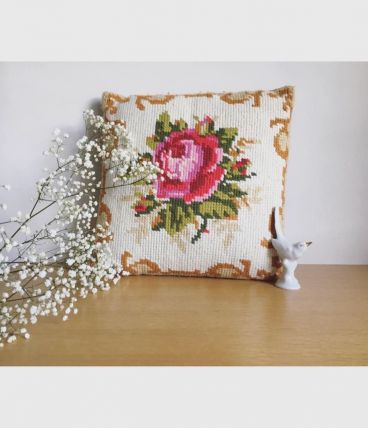 Coussin brodé 