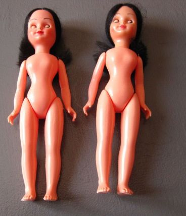 2 poupées jouets de bazar vintage