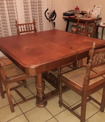 Table de salle en chêne + 6 chaises