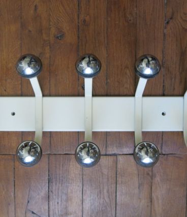 Porte manteau metal 70s boules chromées 10 patères TBE