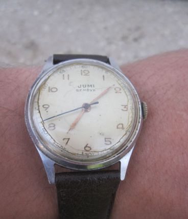 ancienne montre mécanique jumi Genève