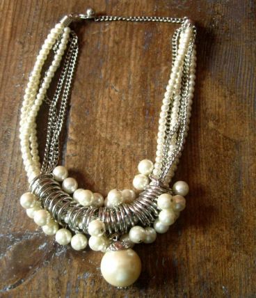 1 collier " fantaisie  " 1970/1980   