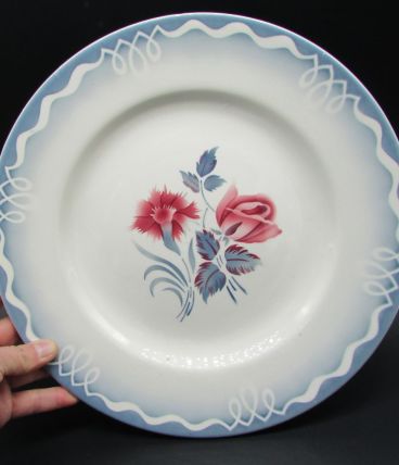 plat Digoin Sarreguemines Marinette décor rose et d'oeillet