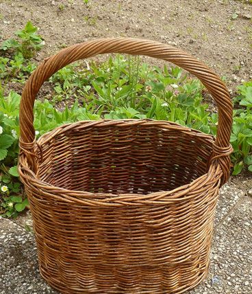 grand  panier en osier avec anse , vintage
