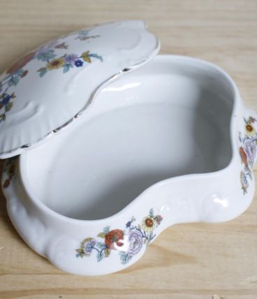 boîte porcelaine à fleurs vintage