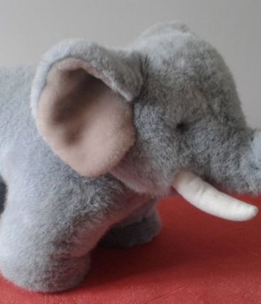 Peluche:Eéléphant gris