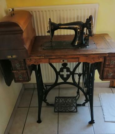 Machine à coudre Helvetia