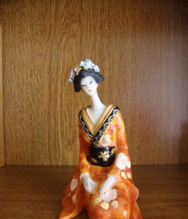  ANCIENNE FIGURINE JAPONAISE  EN CERAMIQUE PEINTE