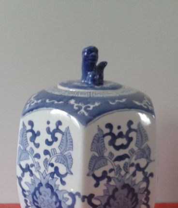 Grand pot avec couvercle