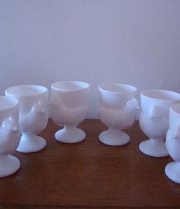 6 COQUETIERS EN ARCOPAL EN FORME DE POULE