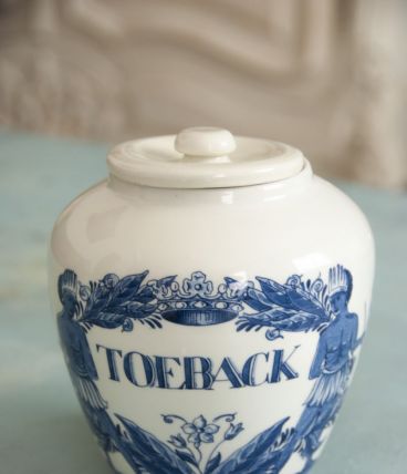 Pot en faïence de Delft 