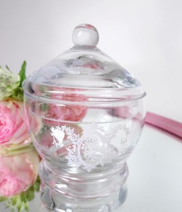 Sucrier, bonbonnière ou boîte à bijoux en verre 