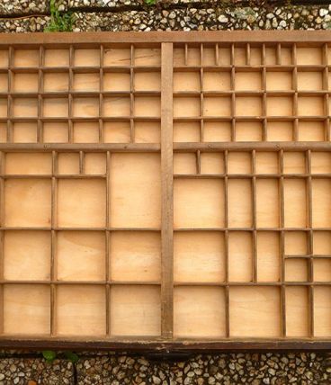 casier d'imprimerie  ancien  en bois