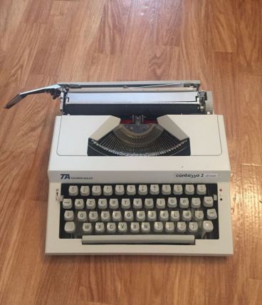 Machine a écrire contessa 2 de luxe