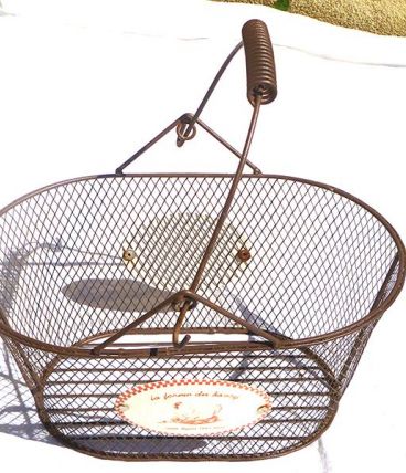 panier  en metal grillagé