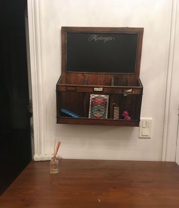 Meuble vide poche courrier