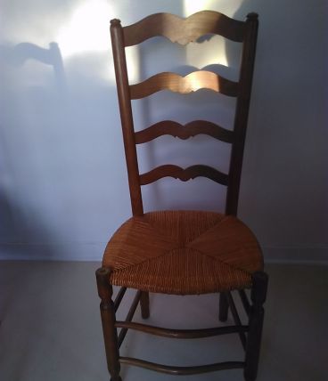 6 Chaises en bois et assises en paille