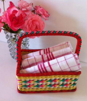 Petit panier vintage en scoubidou