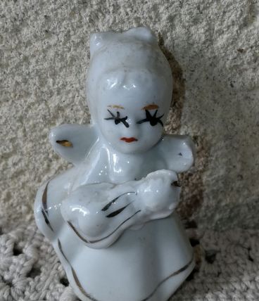 Vintage /  Ange en porcelaine doré à l'or fin