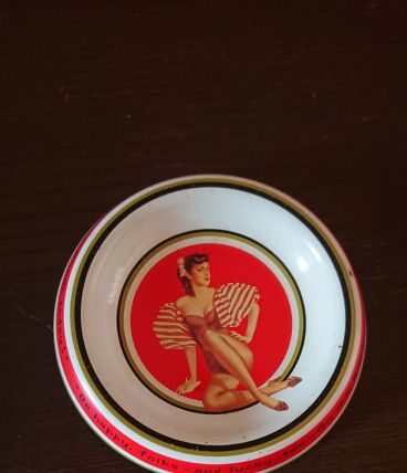 Cendrier publicitaire Lucky Strike 