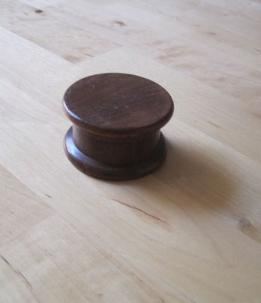 Petite boite en bois broyeur   tabac /herbes  