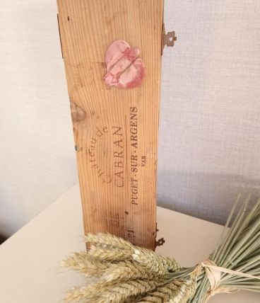 Jolie boîte à vin en bois. 