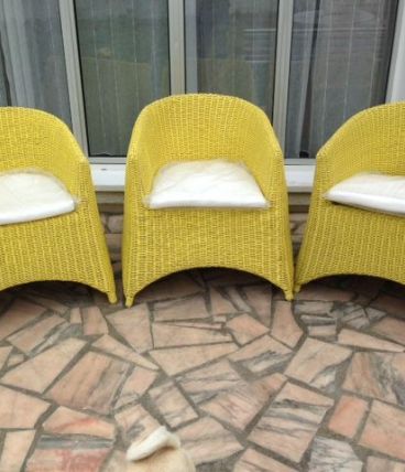 vends 3 fauteuils en rotin /osier de couleur jaune avec cous