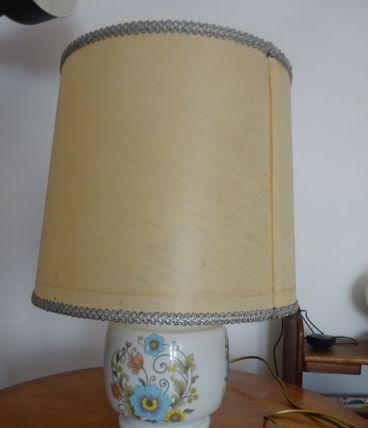 LAMPE EN PORCELAINE DE LIMOGES