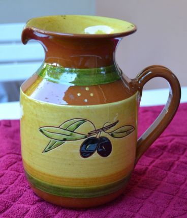 Jolie cruche signé Lou Stenner Vallauris