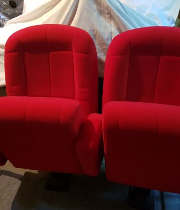 Fauteuils cinéma rouge