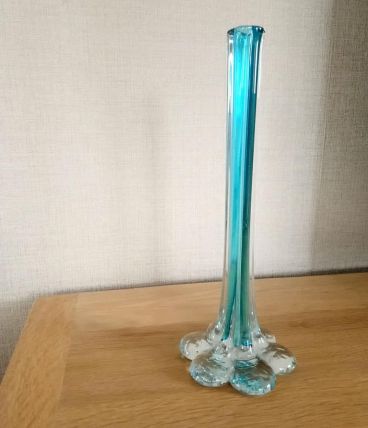 Vase soliflore bleu turquoise. 