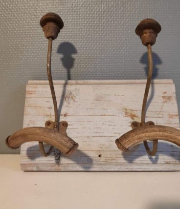 porte-manteaux et chapeaux 2 patères métal et bois courbé 