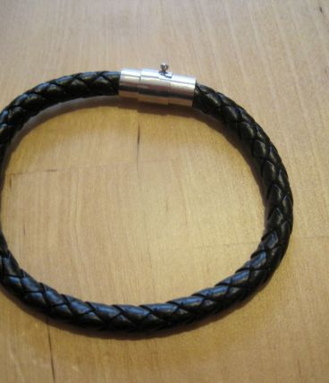 bracelet mixte homme femme  longueur 20 cm état neuf  cordon