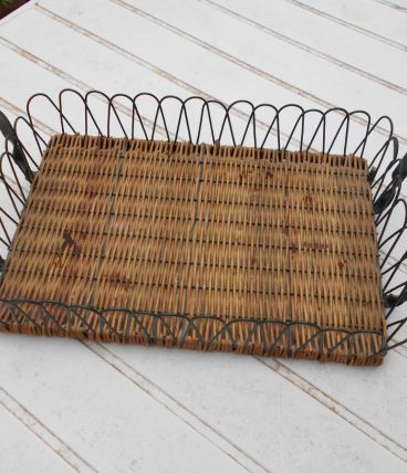 TRES BEAU PLATEAU EN ROTIN OSIER ET METAL  VINTAGE TBE 