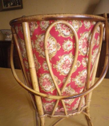 panière en osier avec son tissu d'époque 1970 pour tricot ou