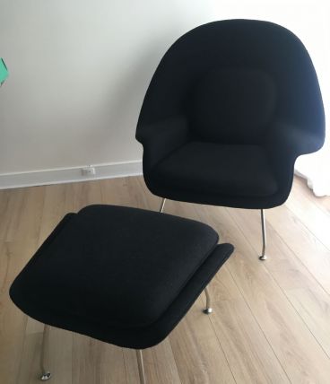 Fauteuil coque design et son Ottoman