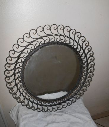 ancien miroir en fer forgé