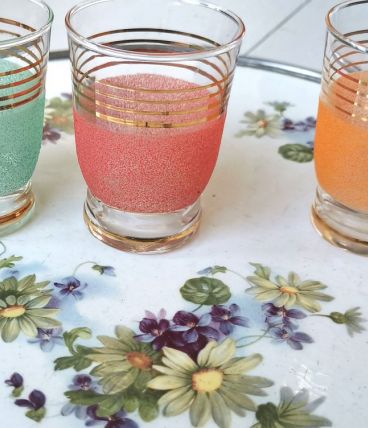 Lot de verres granités colorés 