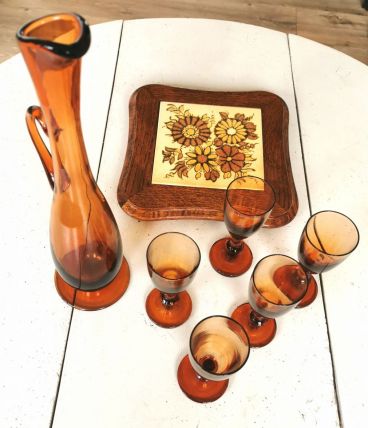 Service carafe et ses 5 verres à pieds