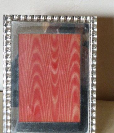 Cadre miroir, interieur en satin rayonne rouge vintage 1950