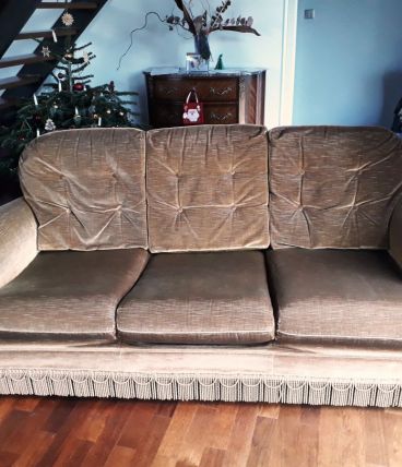 Canapé crapaud vintage à franges en velours couleur cognac