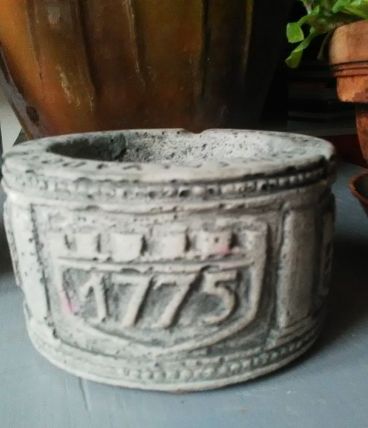 Cendrier en pierre Clacquesin Calvados Ogeval