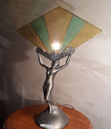 statue regule  model us  electricite  